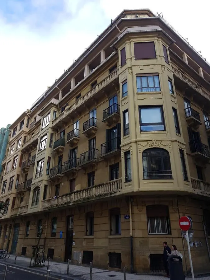 Waves Guesthouse San Sebastián 0*,